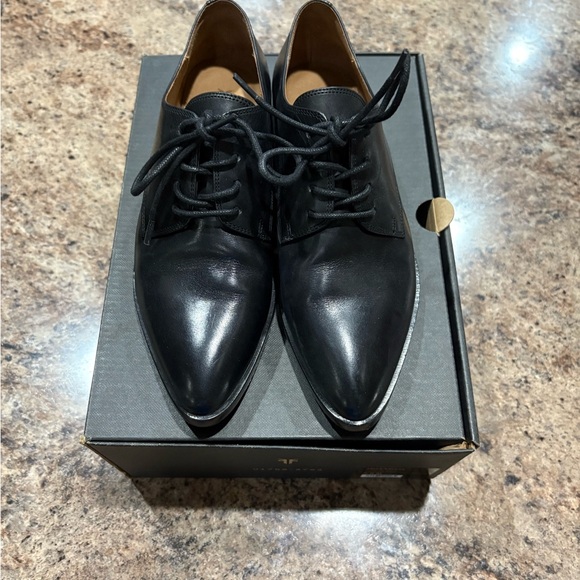 Frye Erica Oxford Black Shoes. Size 5.5 BRAND NEW! 🤩 - Picture 2 of 4